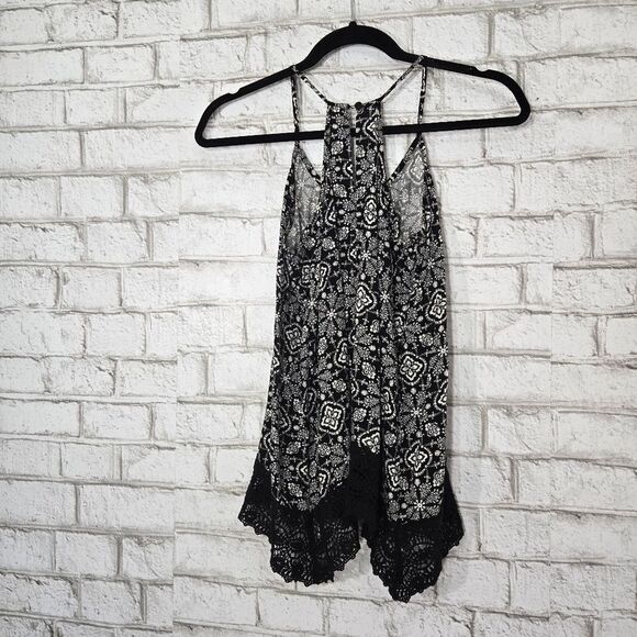 Mossimo Supply Co printed tank - Picture 11 of 11